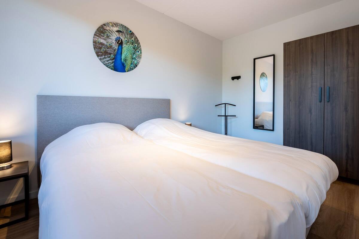 2 habitaciones, muebles diferentes y ropa de cama