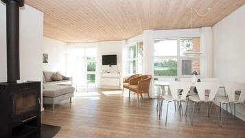 Classic House, 3 Bedrooms | Interior