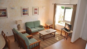Unclassified image, 5 of 70, button - Horacio Villa is Located Near the Center of Vilamoura (Loulé)