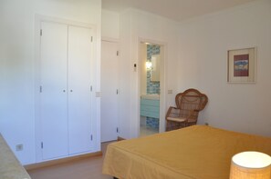 Classic Villa, 3 Bedrooms | 6 bedrooms, individually furnished, iron/ironing board, bed sheets - Horacio Villa is Located Near the Center of Vilamoura (Loulé)