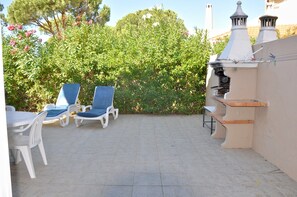Classic Villa, 3 Bedrooms | Outdoor dining
