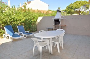 Balcony - Horacio Villa is Located Near the Center of Vilamoura (Loulé)