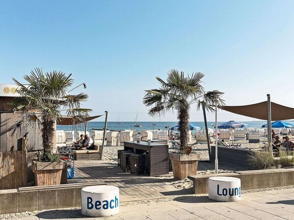 Deluxe Apartment, 2 Bedrooms | Beach