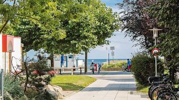 Classic Apartment, 2 Bedrooms | Property grounds