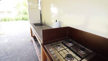 Classic Tent, 2 Bedrooms | Private kitchen | Fridge, stovetop