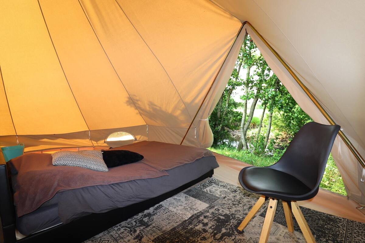 1 bedroom, individually furnished, bed sheets