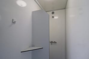 Classic Tent, 2 Bedrooms | Bathroom | Shower, towels - Beautiful Safari Tent in Twijzel With Terrace (Twijzel)