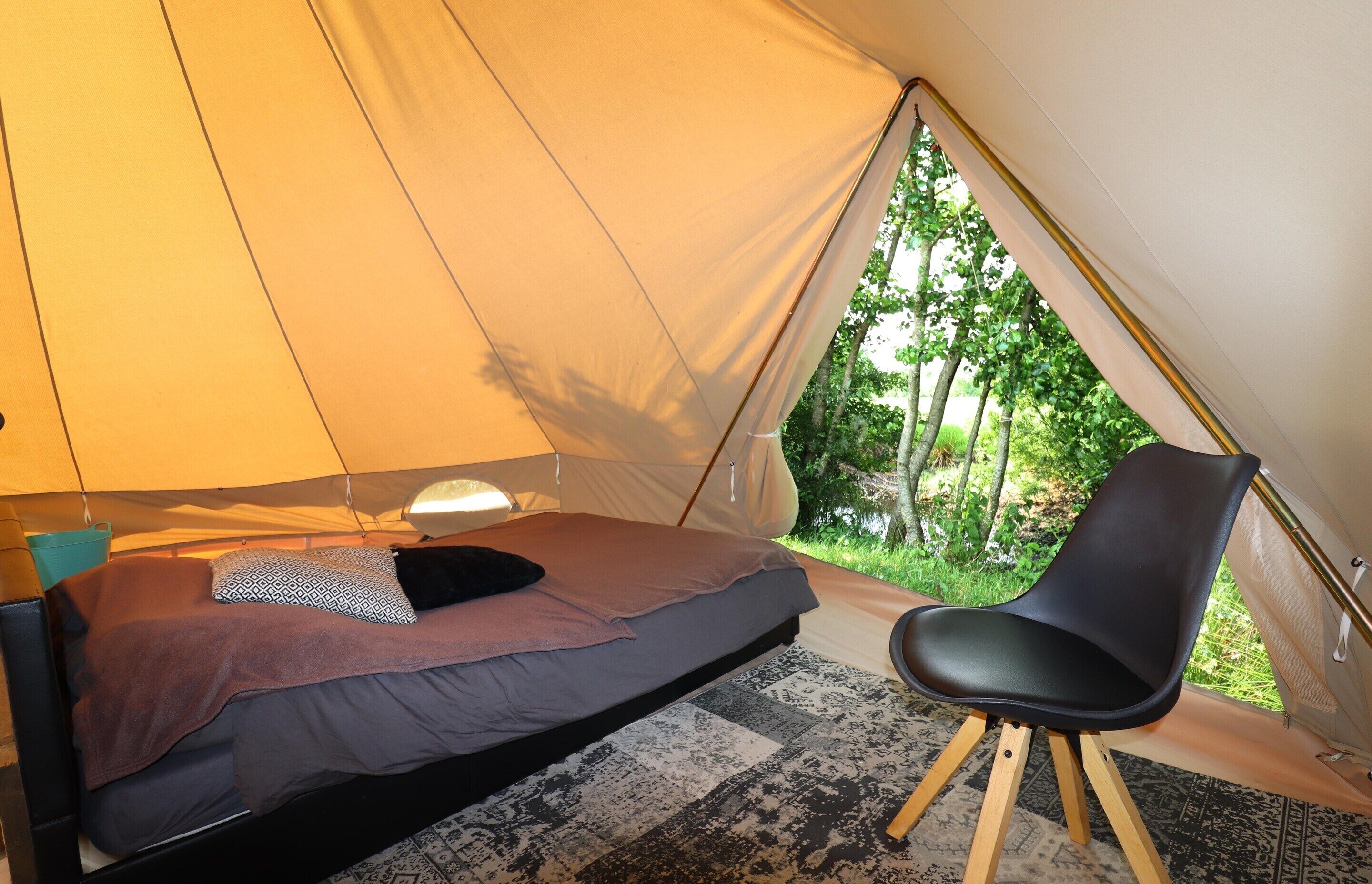 Classic Tent, 2 Bedrooms | 4 bedrooms, individually furnished, bed sheets