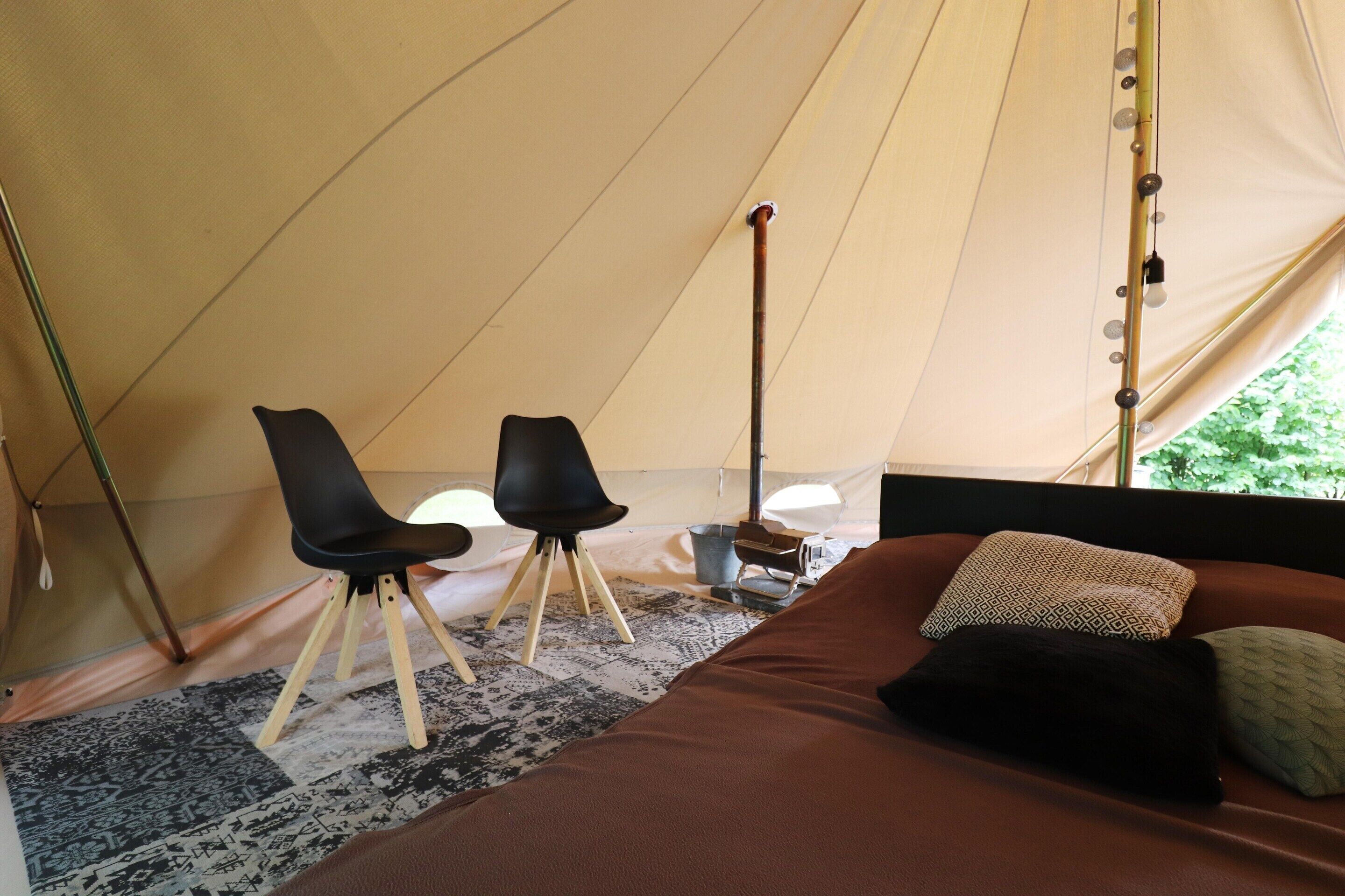 Klassieke tent, 2 slaapkamers | 4 slaapkamers, individueel gemeubileerd, beddengoed