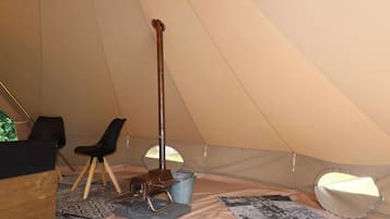 Tenda Klasik, 2 kamar tidur | Ruang keluarga