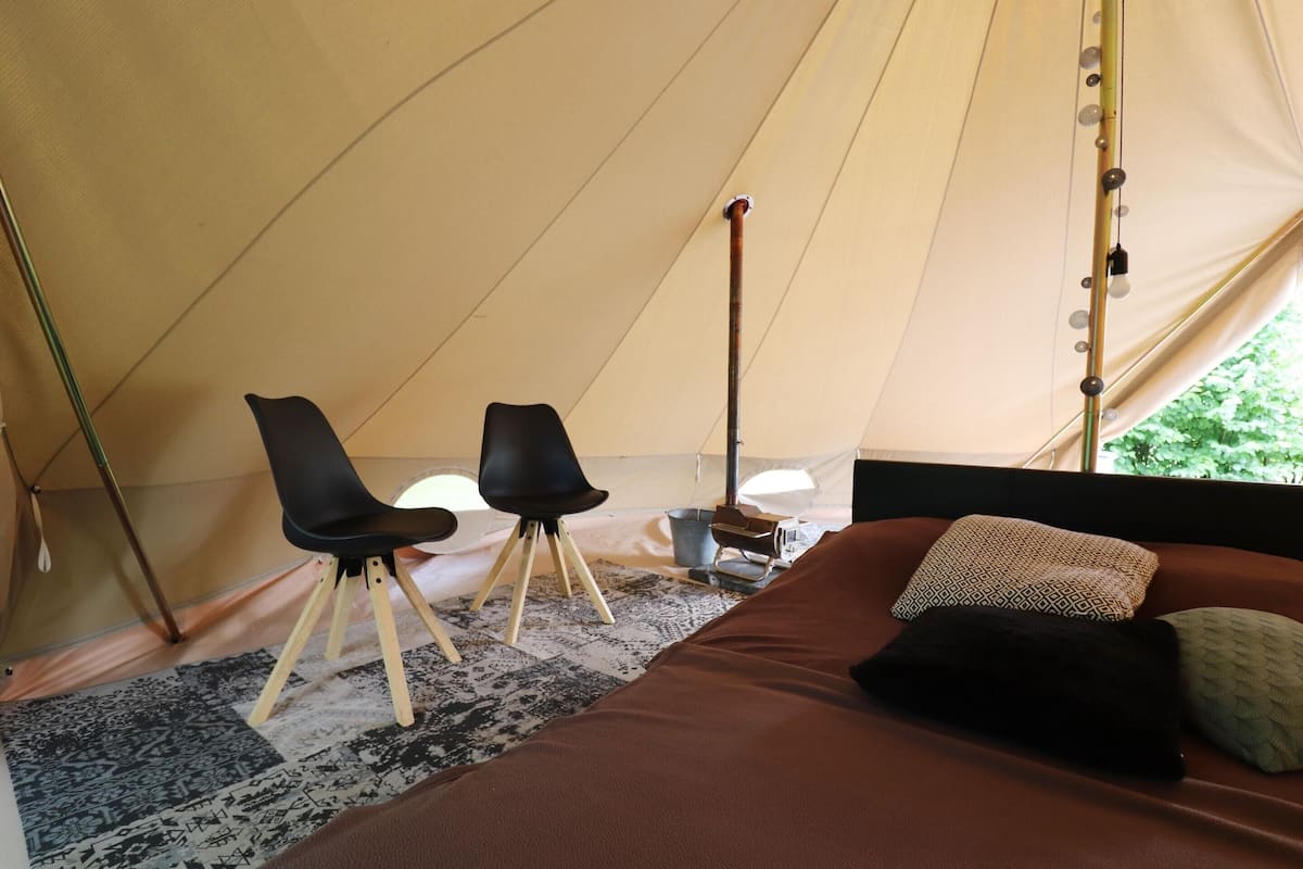 Classic Tent, 2 Bedrooms | 4 bedrooms, individually furnished, bed sheets