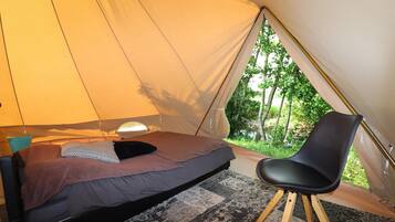 Comfort tent, 1 slaapkamer | 4 slaapkamers, individueel gemeubileerd, beddengoed