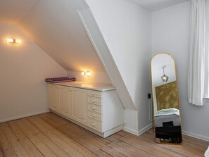 Classic House, 4 Bedrooms | Interior