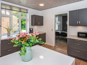 Classic House, 4 Bedrooms | Interior