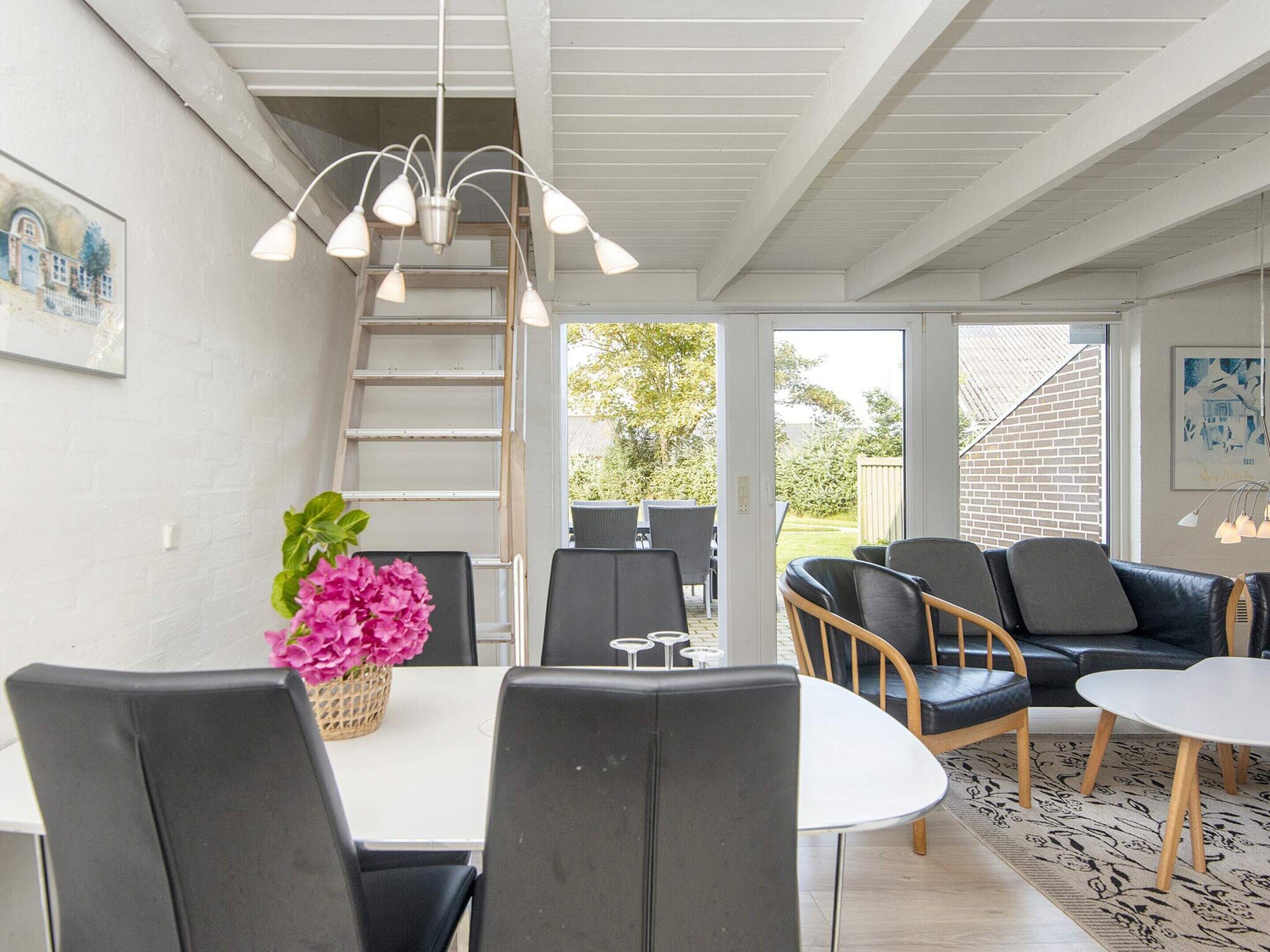 Deluxe House, 2 Bedrooms | Interior