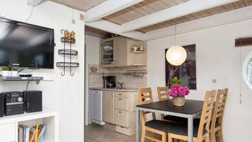 Deluxe House, 2 Bedrooms | Interior