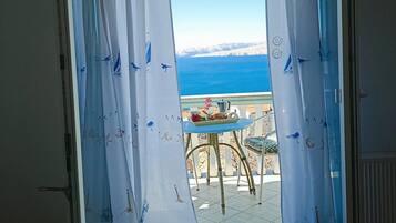 Classic Apartment, 2 Bedrooms | Balcony