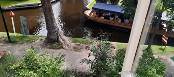 Lodge in Giethoorn With Breakfast