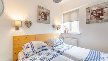 4 bedrooms, individually furnished, bed sheets