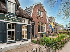 Exterior - Lodge in Giethoorn With Breakfast (Giethoorn)
