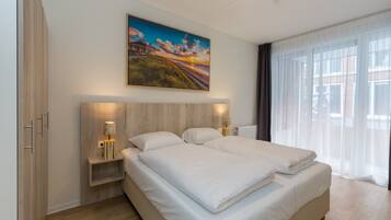 Classic Apartment, 3 Bedrooms | 17 bilik tidur, cadar katil