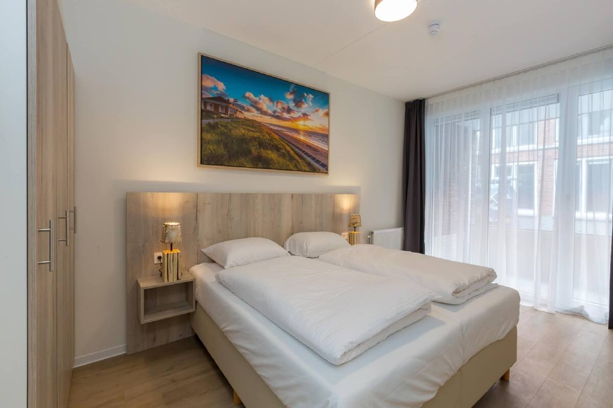 2 bedrooms, bed sheets