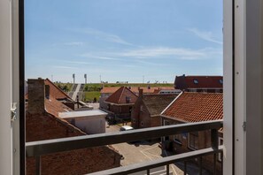 Klassiek appartement, 3 slaapkamers | Uitzicht vanuit accommodatie