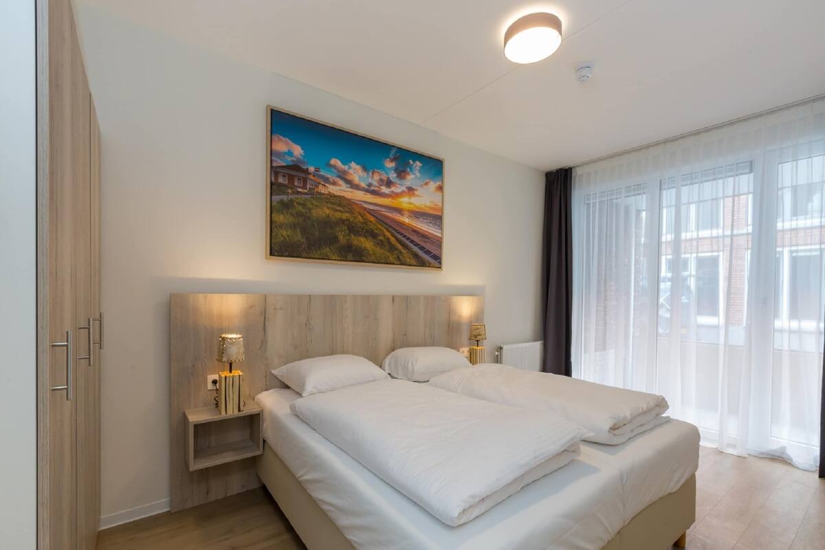 2 bedrooms, bed sheets