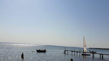 Nhà phong cách cổ điển, 3 phòng ngủ | Quang cảnh mặt nước