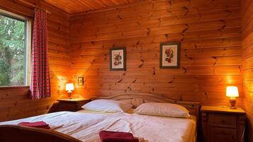 Classic House, 2 Bedrooms | 4 bedrooms, individually furnished, bed sheets