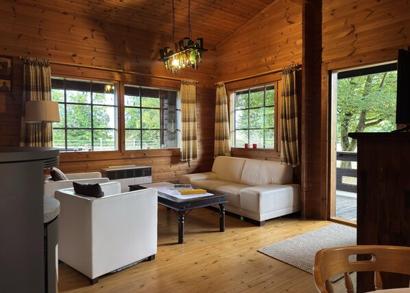 Classic House, 2 Bedrooms | Living room - Blockhauser auf Reiterhof in Eschede (Eschede)