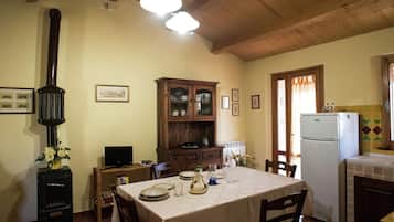 Frigorifero, forno, macchina per tè/caffè, bollitore elettrico