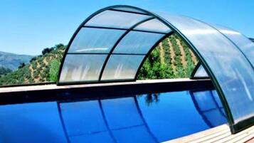 Cottage tiện nghi đơn giản, 5 phòng ngủ | Hồ bơi | Hồ bơi trong nhà, hồ bơi ngoài trời