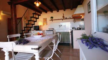 Luxury-Haus, 2 Schlafzimmer | Eigene Küche | Ofen, Hochstuhl