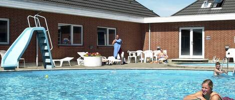Hus Comfort - 4 sovrum | Pool | Inomhuspool och utomhuspool