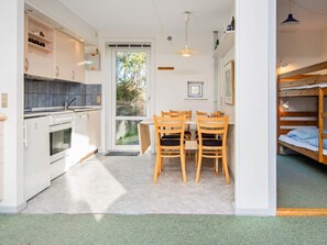 Classic House, 3 Bedrooms | Interior