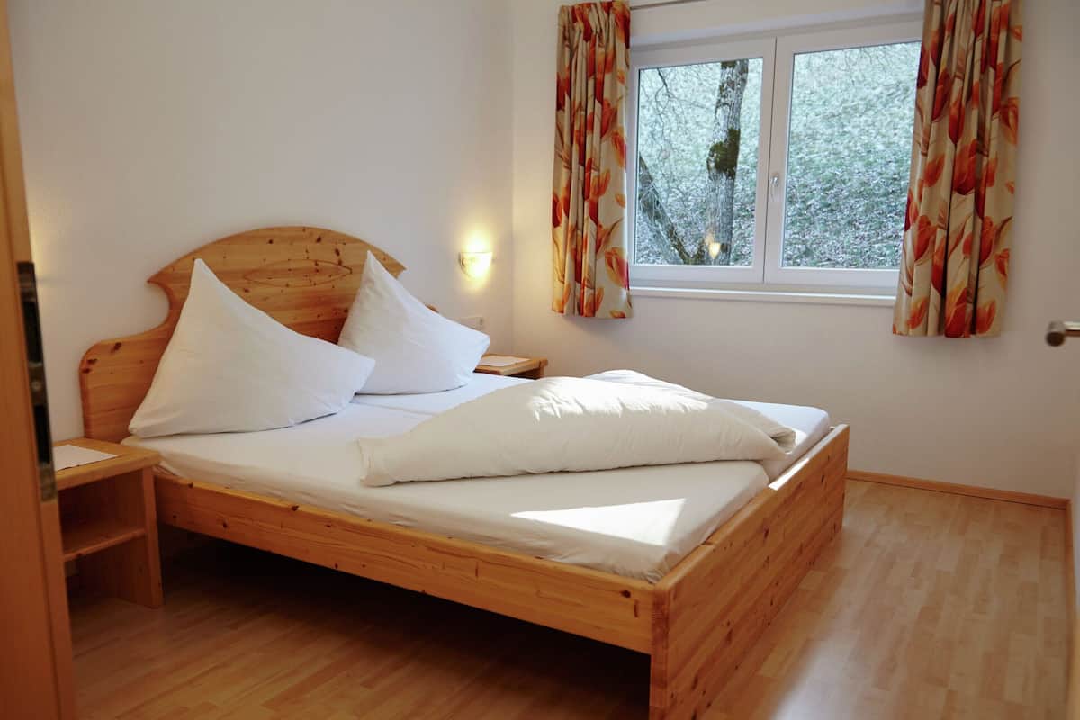 4 chambres, ameublement personnalisé, draps fournis