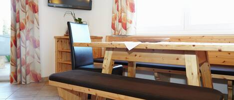 컴포트 아파트, 침실 3개 | 다이닝