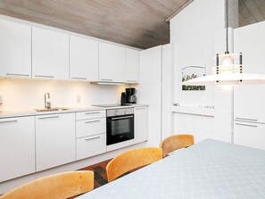 Comfort House, 2 Bedrooms | Interior
