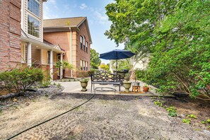 Apartment (3 Bedrooms) | Interior - 4 Mi to Brookgreen Gardens: Murrells Inlet Condo (Murrells Inlet)