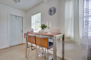 House (1 Bedroom) | Interior