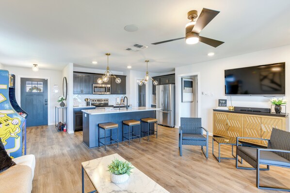 House (3 Bedrooms) | Interior - Lakefront Home w/ Dock & Patio in San Angelo! (San Angelo)