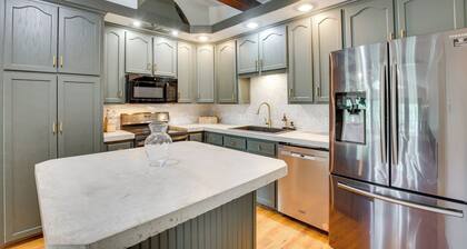 Lake O' the Pines Retreat: Private Dock!