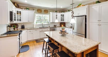 Georgia Countryside Home: 3 Mi to Wild Adventures!