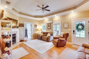 House (6 Bedrooms) | Front of property