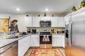 House (3 Bedrooms) | Interior