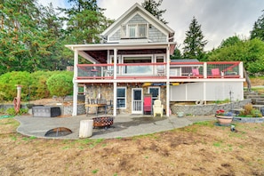 House (2 Bedrooms) | Interior - Bayfront Home w/ Private Beach in Vaughn! (Vaughn)