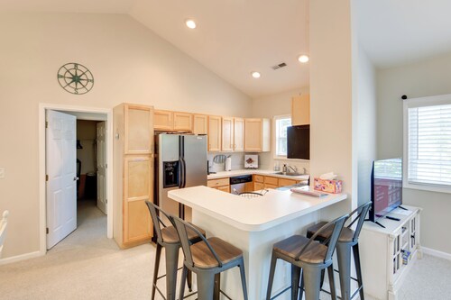 4 Mi to Beach: Lewes Townhome w/ Ping-pong Table