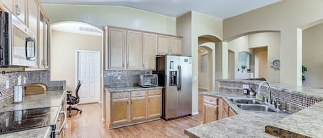 House (3 Bedrooms) | Interior