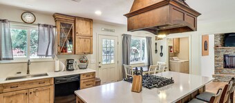 Near Woodland Lake Park: Home w/ Fire Pit!